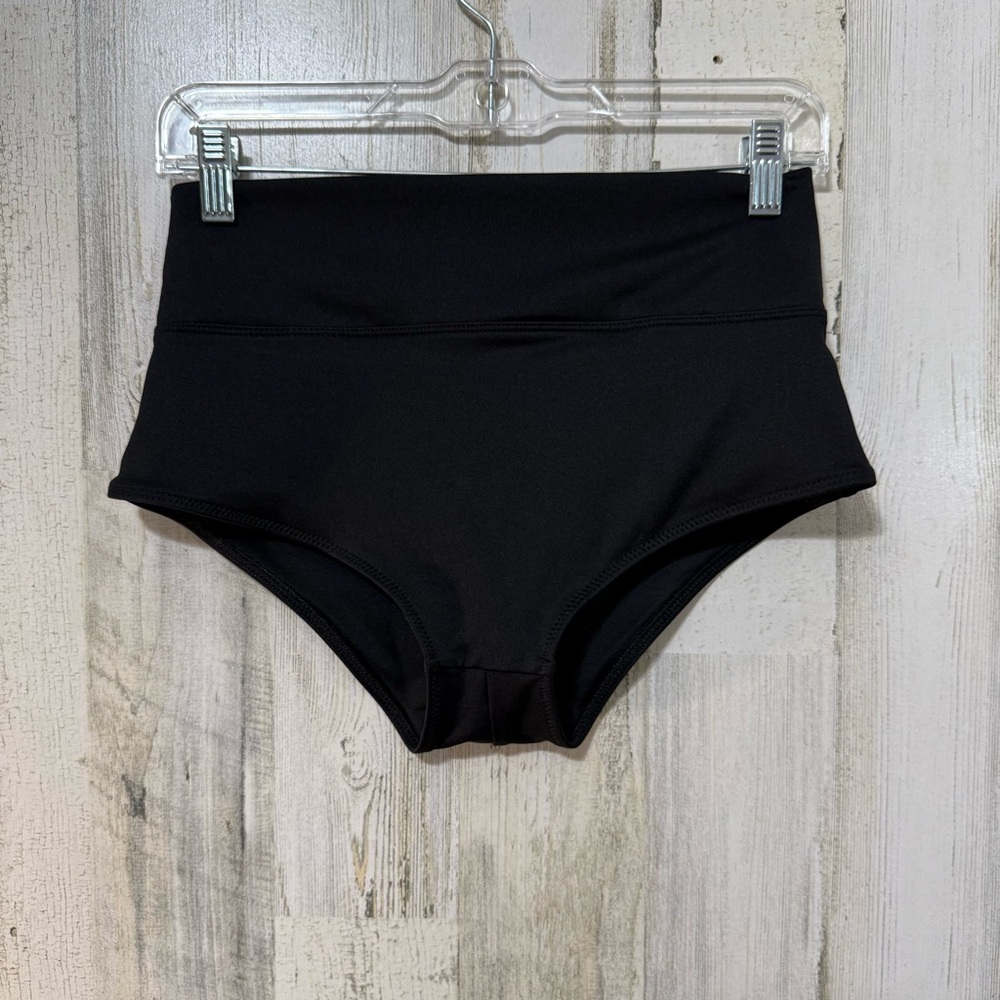 Black Athletic Shorts with Stretchy Quick-Dry Fabric